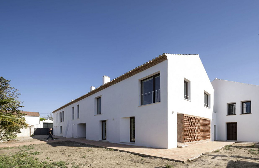 Revitalizing Tradition: Cortijo Belicena Renovation