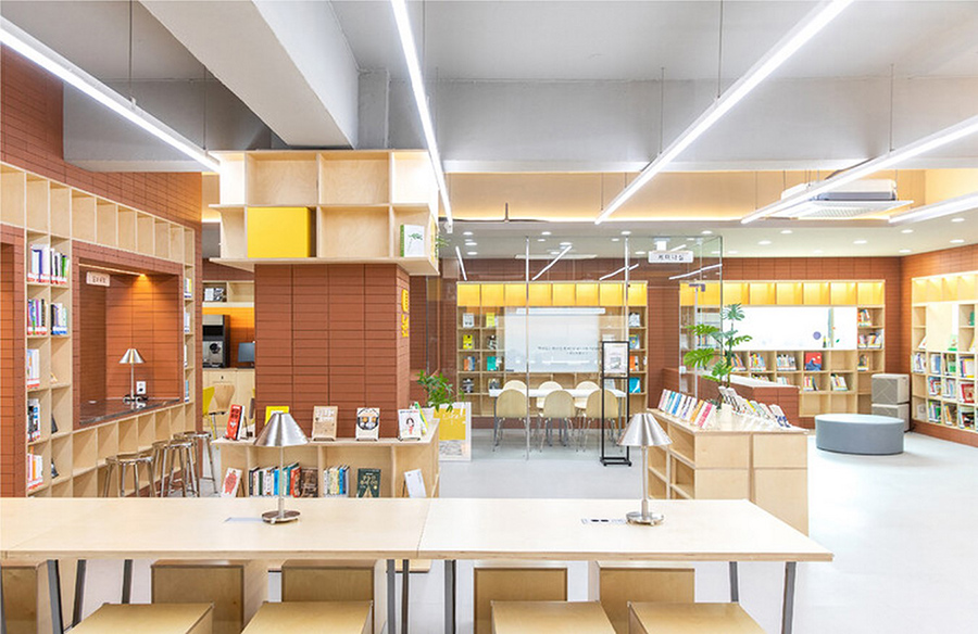 Redefining Library Spaces: The Red Brick Library by G/O Architecture